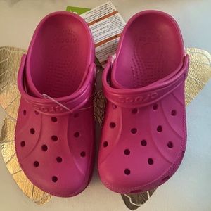 Crocs!! Girls Fuchsia roomy fit. Size J1